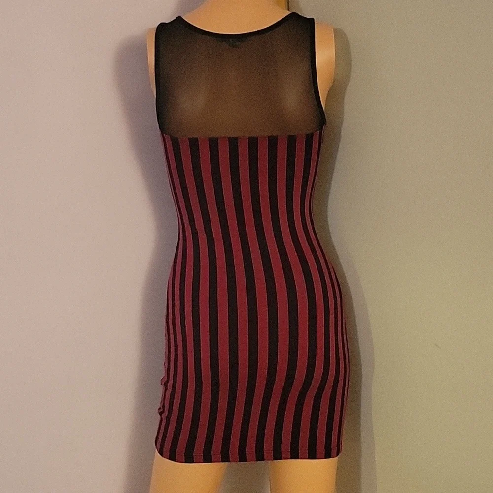 💙STRIPPED & MESH DRESS - Picture 2 of 7